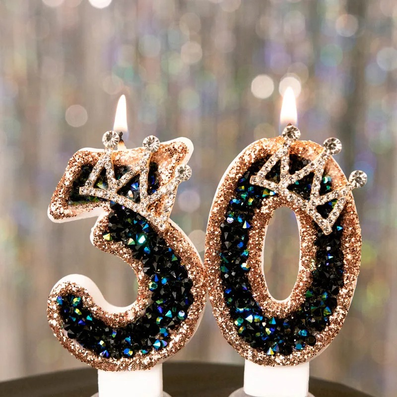 เทียนรูปมงกุฎเพชรดำเทียมหรูหรา - Candle. Queen บทวิจารณ์และราคา